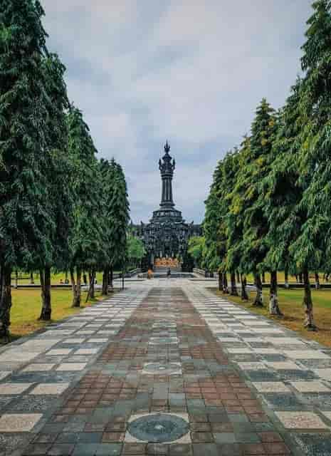 lapangan renon bali (1)